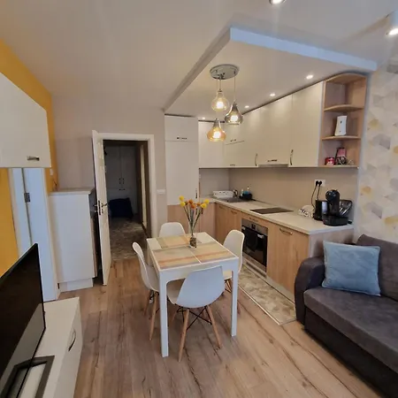 Brand New Luxury Flat In The Center Warna